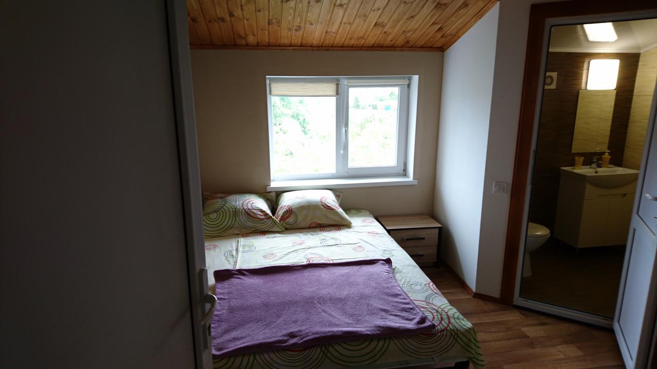 Guest House Dacha 卡罗利诺-布加兹 外观 照片