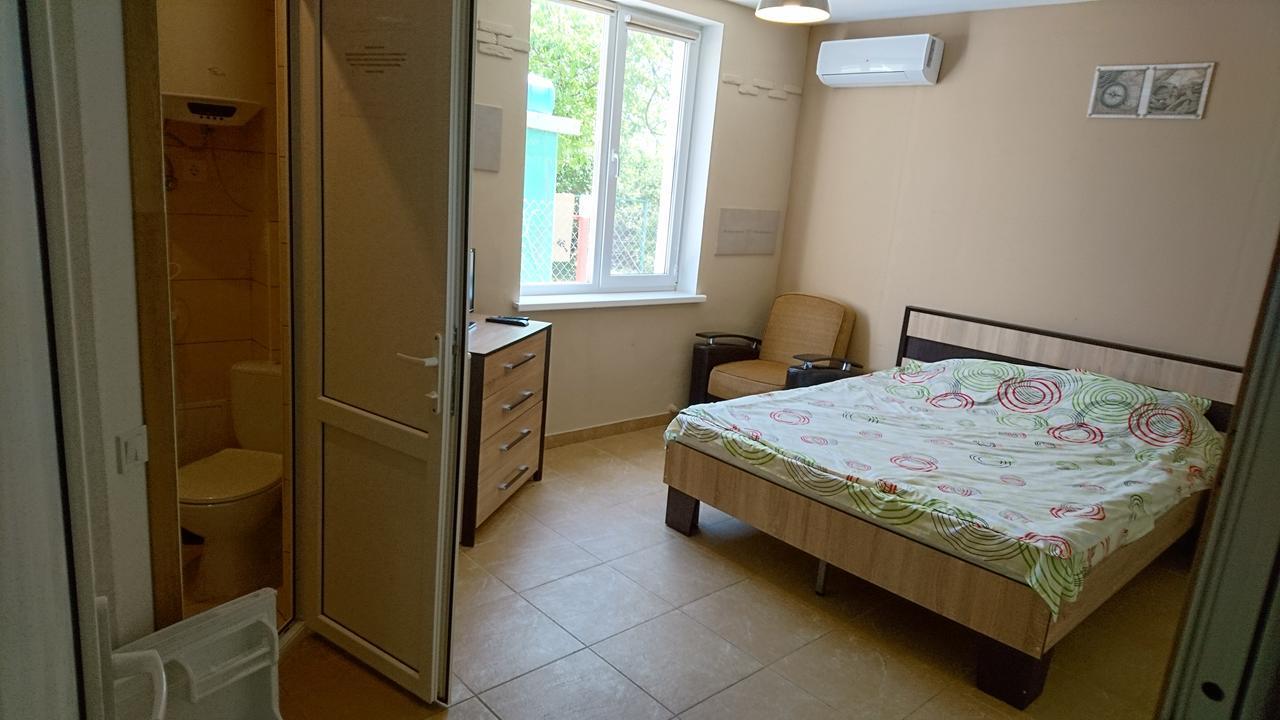 Guest House Dacha 卡罗利诺-布加兹 外观 照片