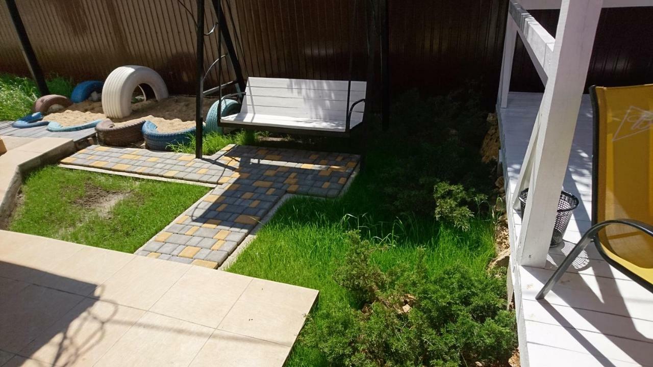 Guest House Dacha 卡罗利诺-布加兹 外观 照片